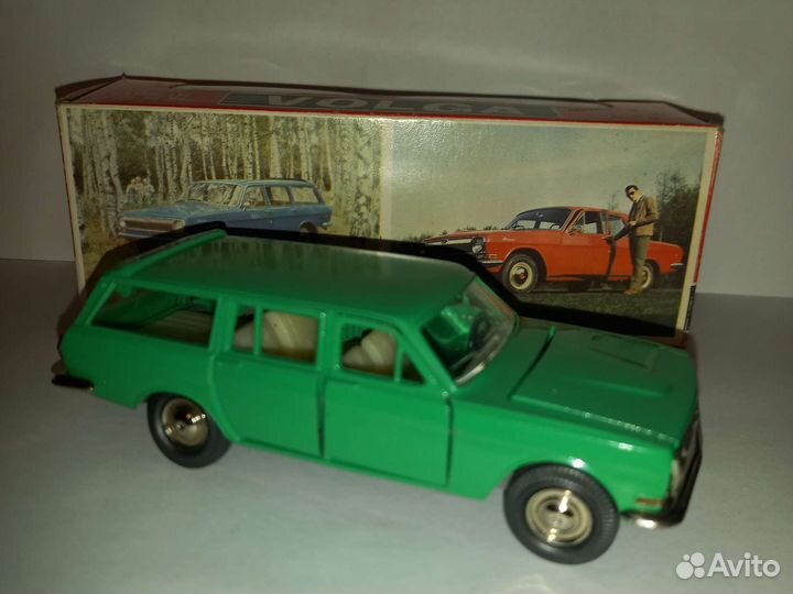 Волга газ 2402 редкозеленая. СССР