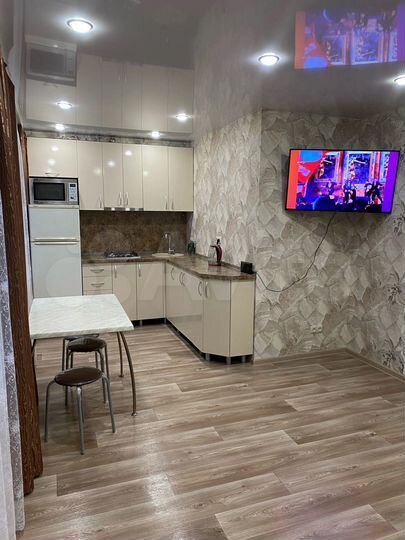 2-к. квартира, 58 м², 1/9 эт.