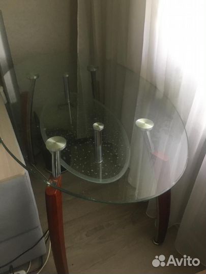 Стол обеденный