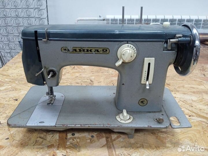 Швейная машина Чайка 2