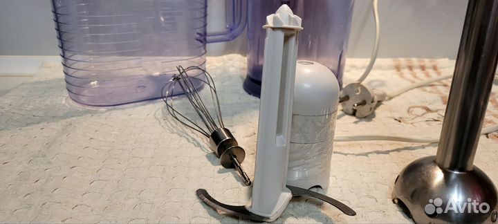 Блендер погружной Phillips HR16