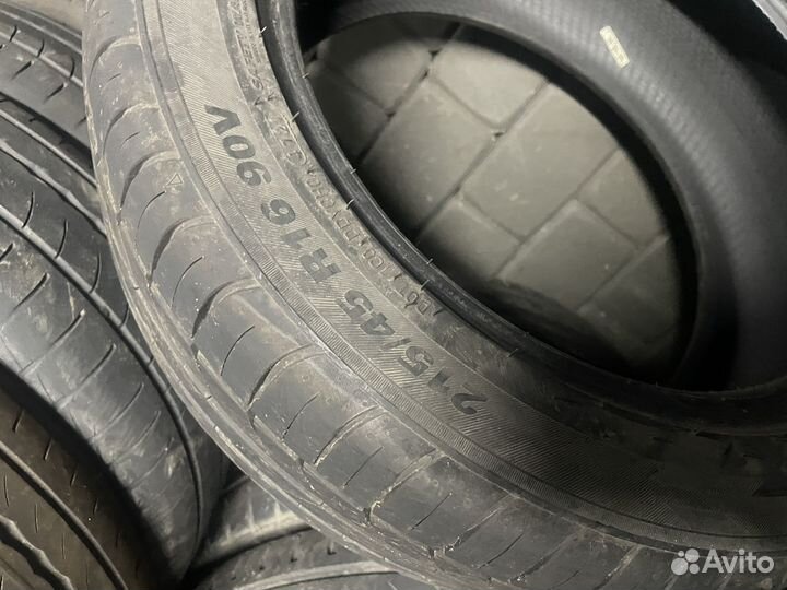 Kumho Ecsta HS52 215/45 R16