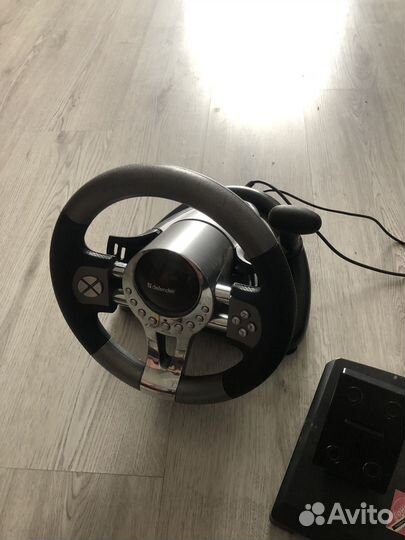 Игровой руль с педалями defender