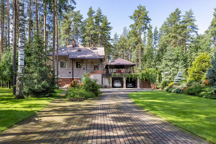 Коттедж 494 м² на участке 66 сот.