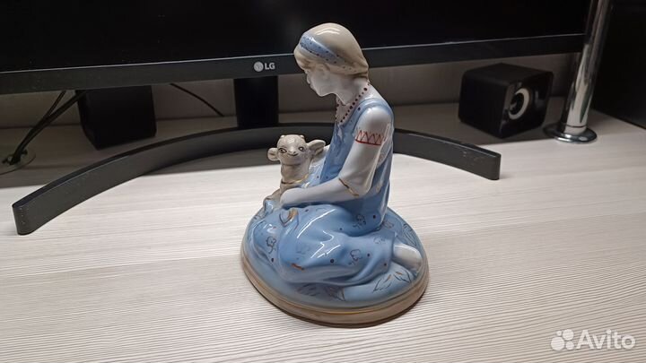 Статуэтка 