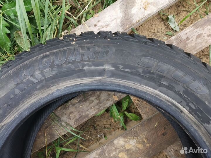 Yokohama Ice Guard Stud IG55 215/60 R17