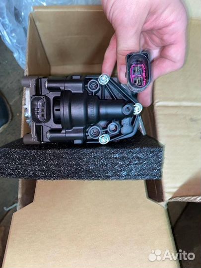 Пневмонасос Tesla Model X