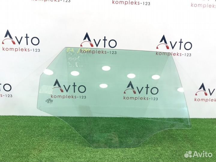 Стекло двери заднее правое Audi A3 8P BZB 2007