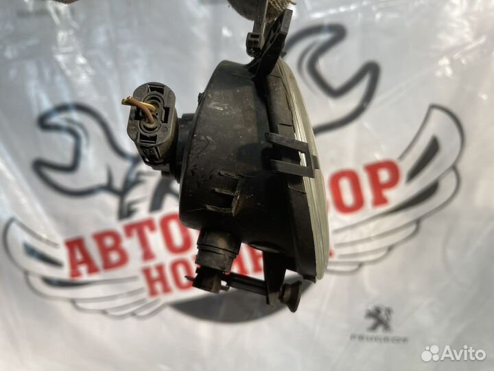 Противотуманка бмв ф20