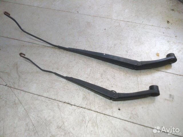 Поводок стеклоочистителя Hyundai Solaris 2012