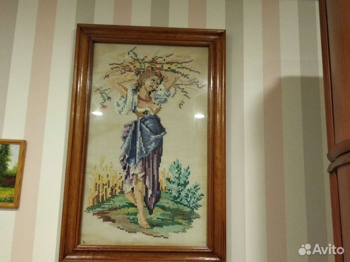 Картина вышитая крестом нитками мулине