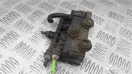 Клапан пневмоподвески land rover discovery 3 (ZNI1