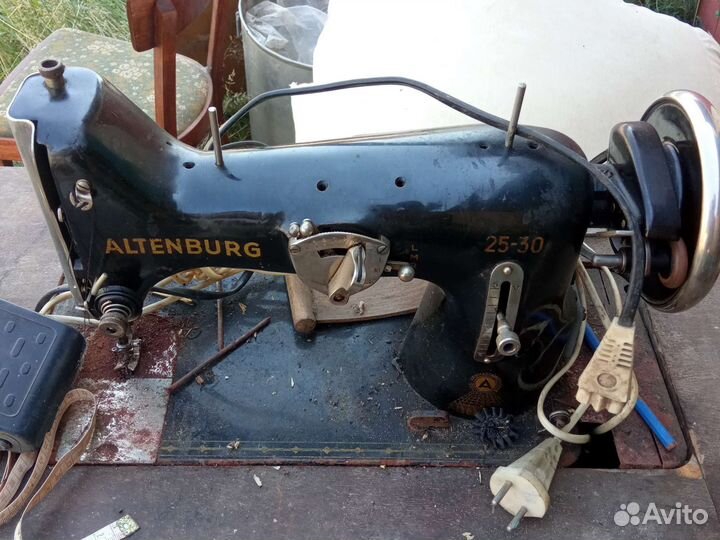 Швейная машинка altenburg