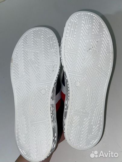 Кроссовки tommy hilfiger 32