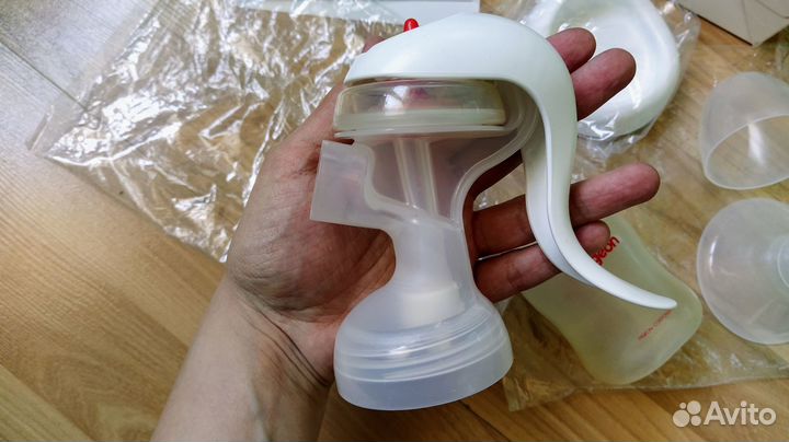 Молокоотсос Pigeon ручной два режима с бутылочкой