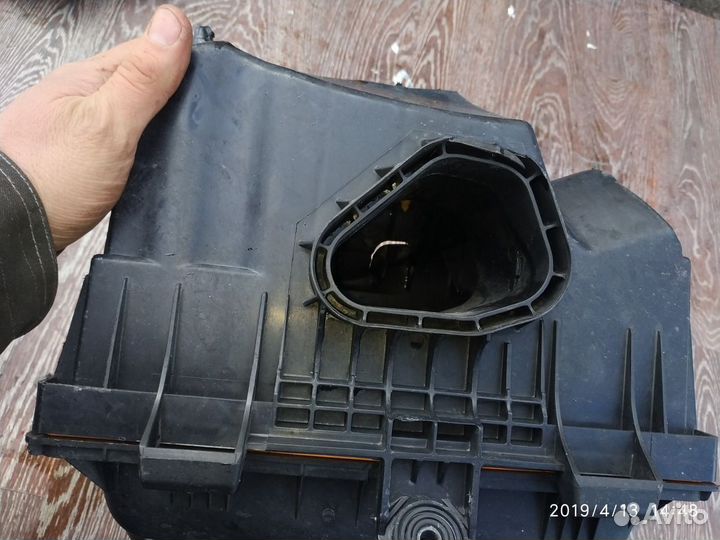 Корпус воздушного фильтра Ford Galaxy 1995-2006