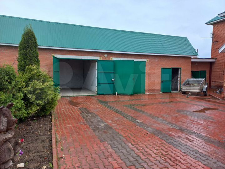 Коттедж 450 м² на участке 20 сот.