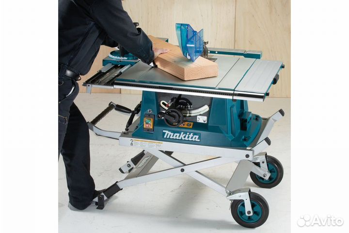 Настольная пила Makita MLT100N