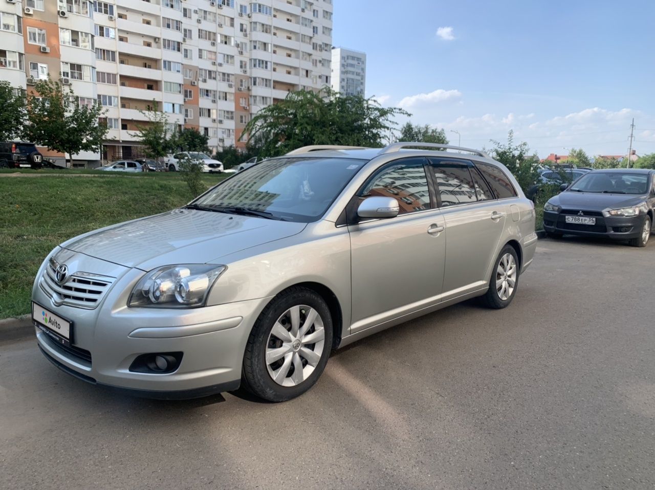 Toyota Avensis: фото владельца