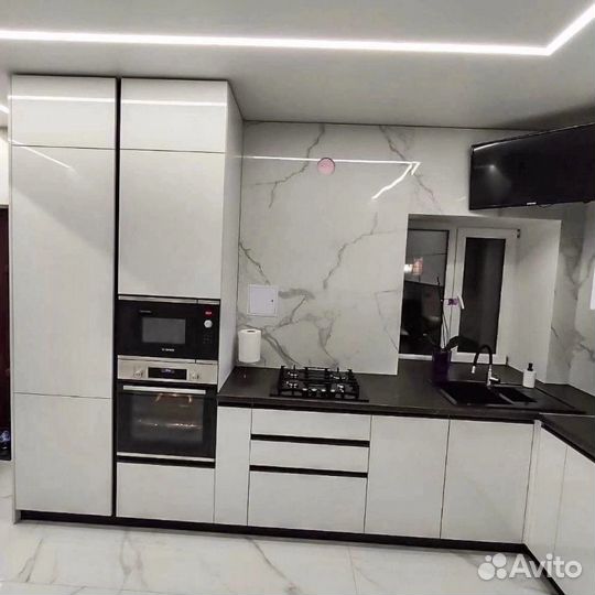 Кухня угловая до потолка в рассрочку