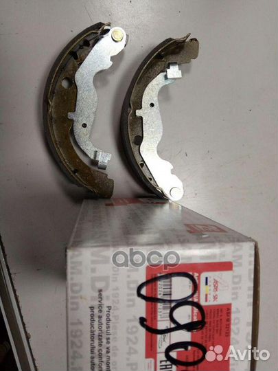 Колодки бараб к-т Renault Duster 4X4 (228X39) без