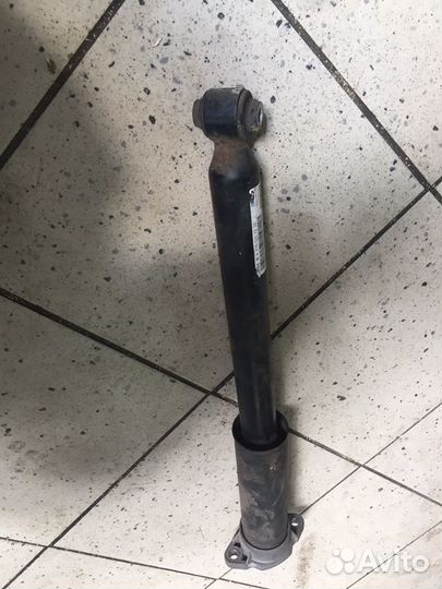 Стойка амортизатора задняя Mercedes C-Class W205