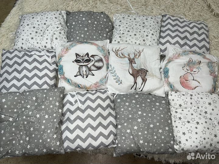 Комплект бортиков и постельного белья