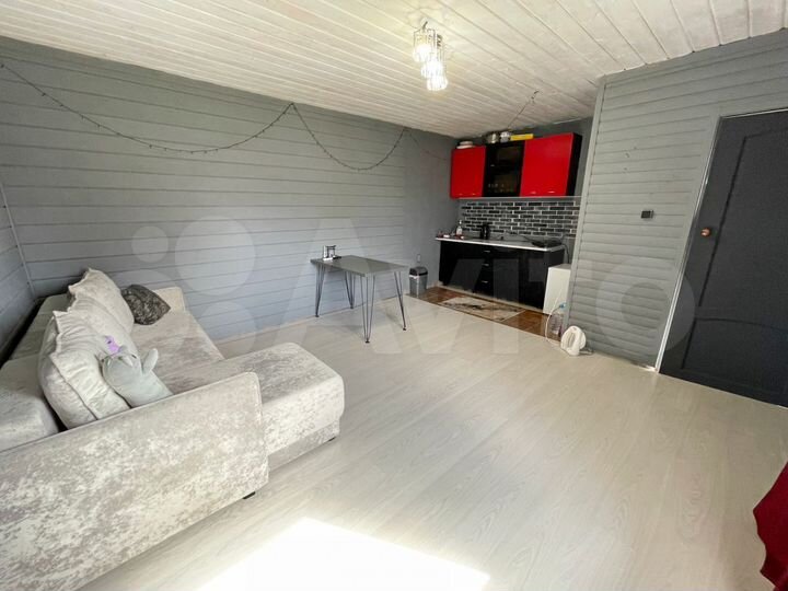 Дом 54 м² на участке 5 сот.