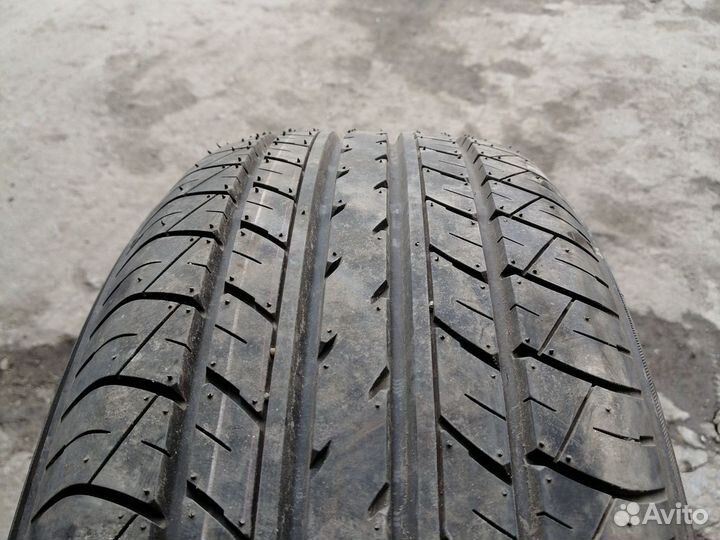 Yokohama BluEarth-Van RY61 215/60 R16