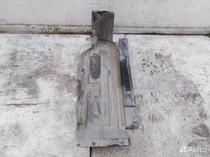 Защита бензобака 51718408767