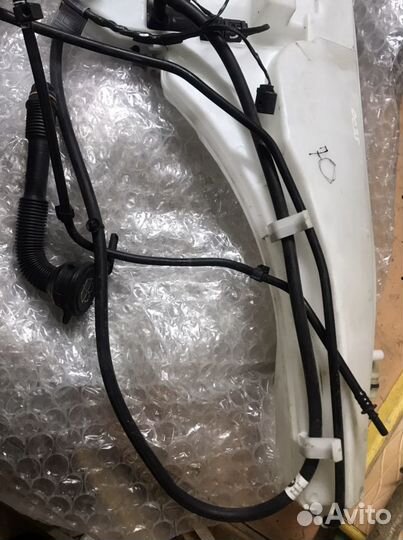 Бачок стеклоомывателя с насосами BMW X5 e70