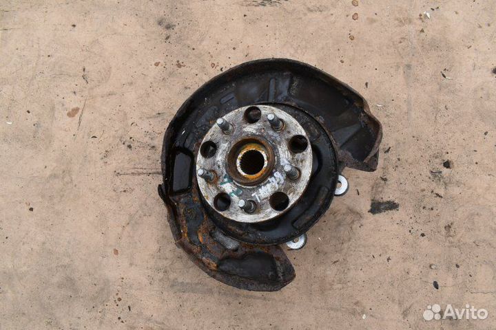 Кулак задний левый Lexus Gs300 3 поколение 2005