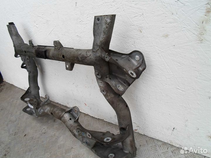 Подрамник Mercedes C-klasse W204