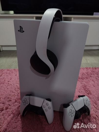 PlayStation 5 + 2 геймпада + наушники + 150 игр