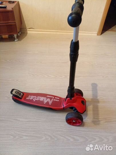 Трех колесный самокат