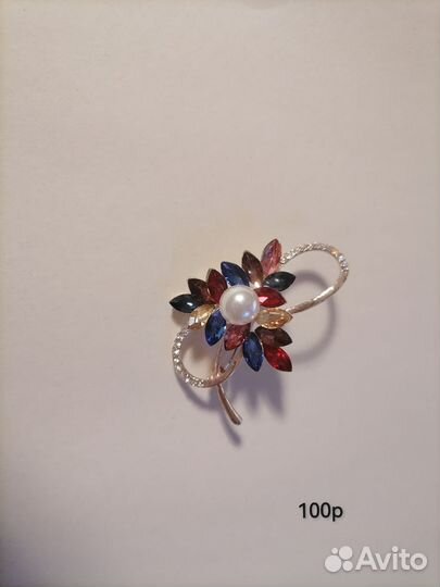 Броши и серги