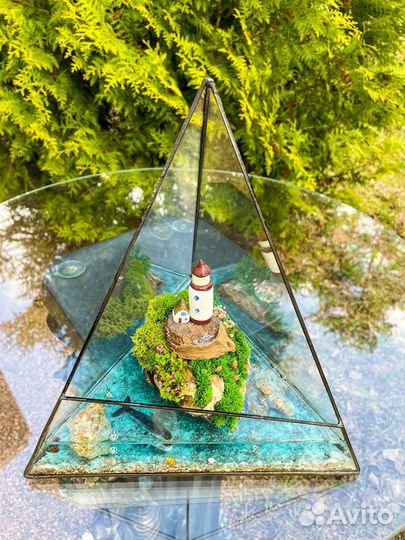 Моссариум, маяк светится в темноте