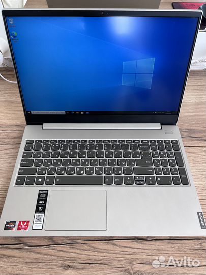 Ноутбук Lenovo