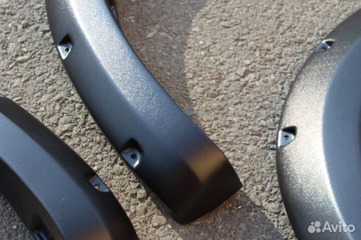 Фендера Tundra 2007 - 2013, шершавые