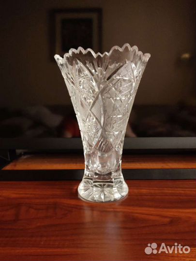 Хрустальная ваза