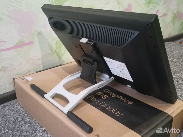 Экранный графический планшет Huion GT-190