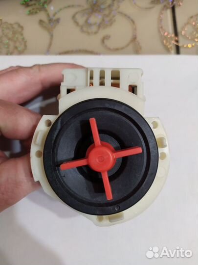 Водяной насос к посудомойке Hotpoint-Ariston