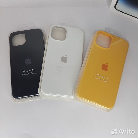 Чехол на iPhone 14