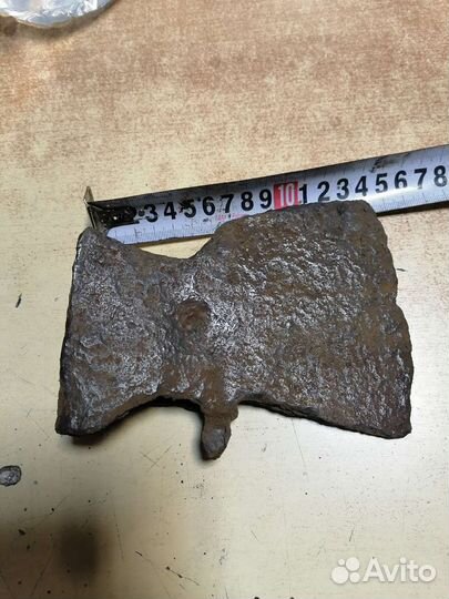 Топор старинный и другая копанина