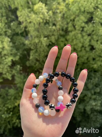 Комплект браслетов с черным ониксом, дзи, кварцом