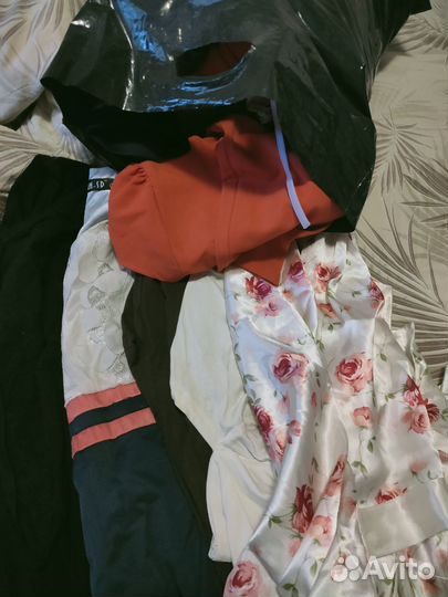 Отдам пакет вещей 42-44 размер