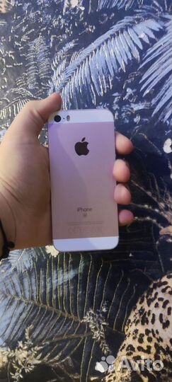 iPhone SE, 32 ГБ