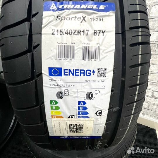 Triangle TH201 215/40 R17 87Y