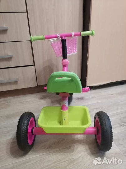 Детский трехколесный велосипед