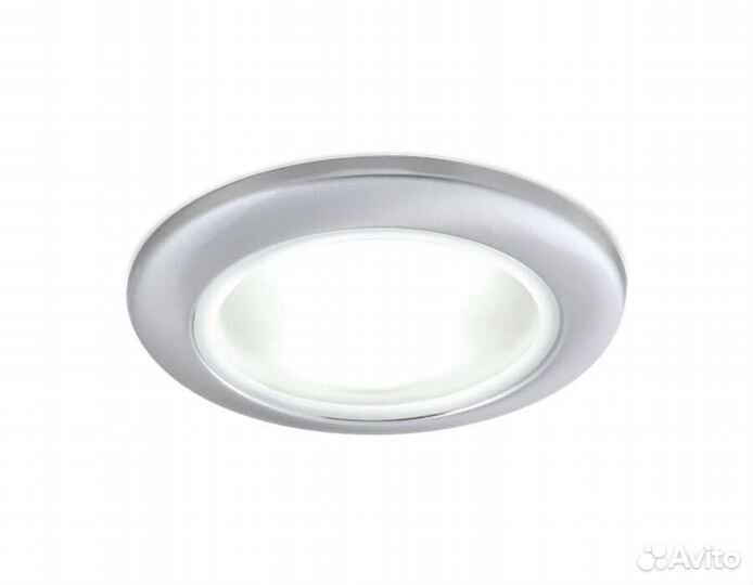 Светильник металлический и стеклянный для ванной